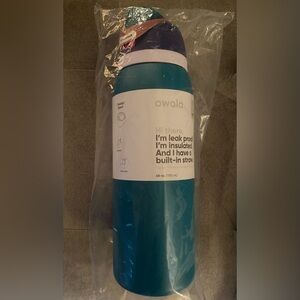 Owala Insulated Water Bottle with Built-in Straw in 80s Ski Slopes Color Way